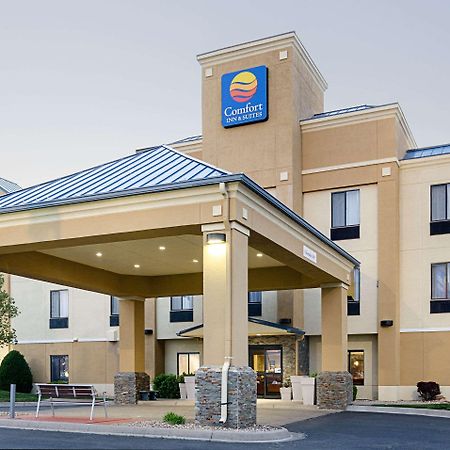 Comfort Inn & Suites Hutchinson Exterior photo